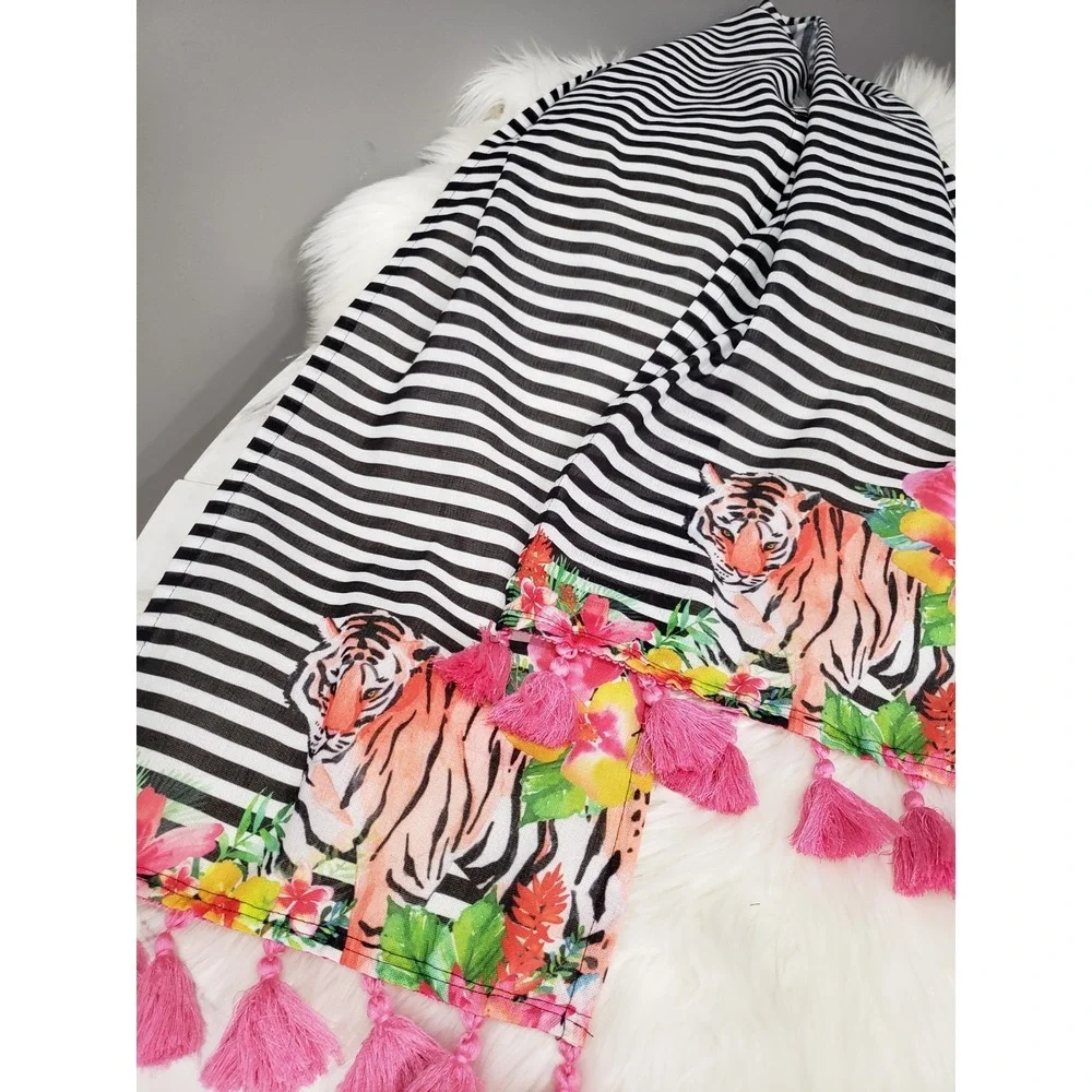 TIGER‎ Table Runner Tassel Maximilist Floral Striped Black White Pink Decor